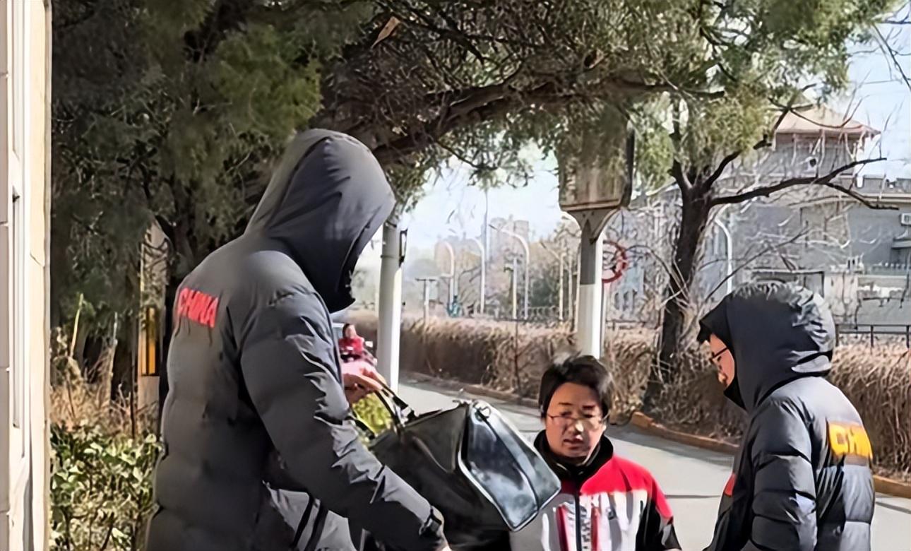 188体育-男篮启程日本！徐杰、庞峥麟、曾凡博未出现，郭振明随队！